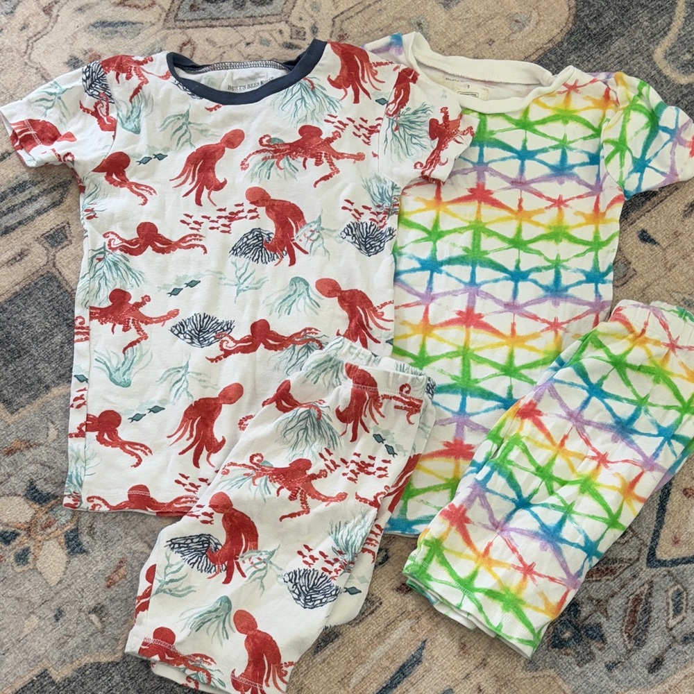 Burt's Bees kids short sleeved pajamas sets, like new, size 8